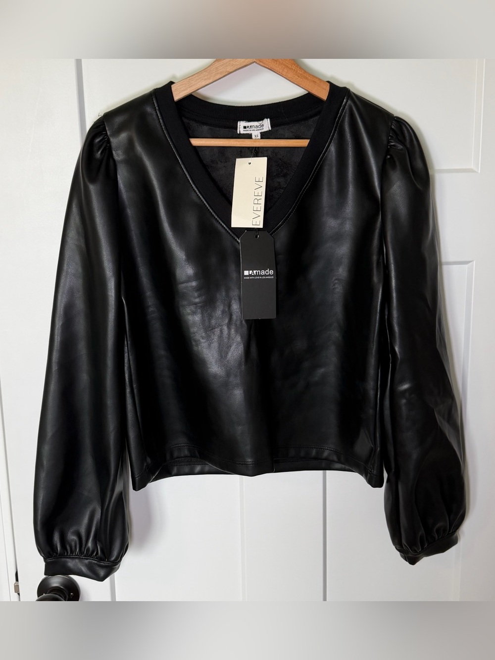 Evereve Liv Faux Leather V-Neck Puff Sleeve Top Black XS NEW $98 MSRP
